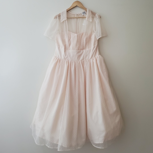 Unique Vintage Dresses & Skirts - Unique Vintage Swiss Dot Tulle Sweetheart Retro Swing Dress